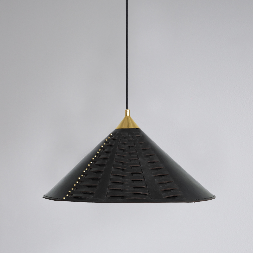 Koni Lamp Uniqka Large in black leather with messing colored metal details