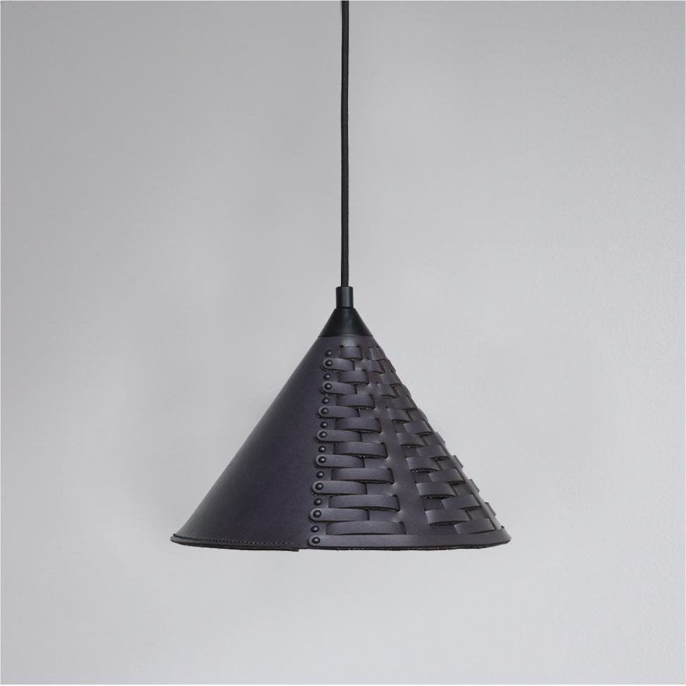 Koni Lamp Uniqka small in navy blue leather, with black, metal details