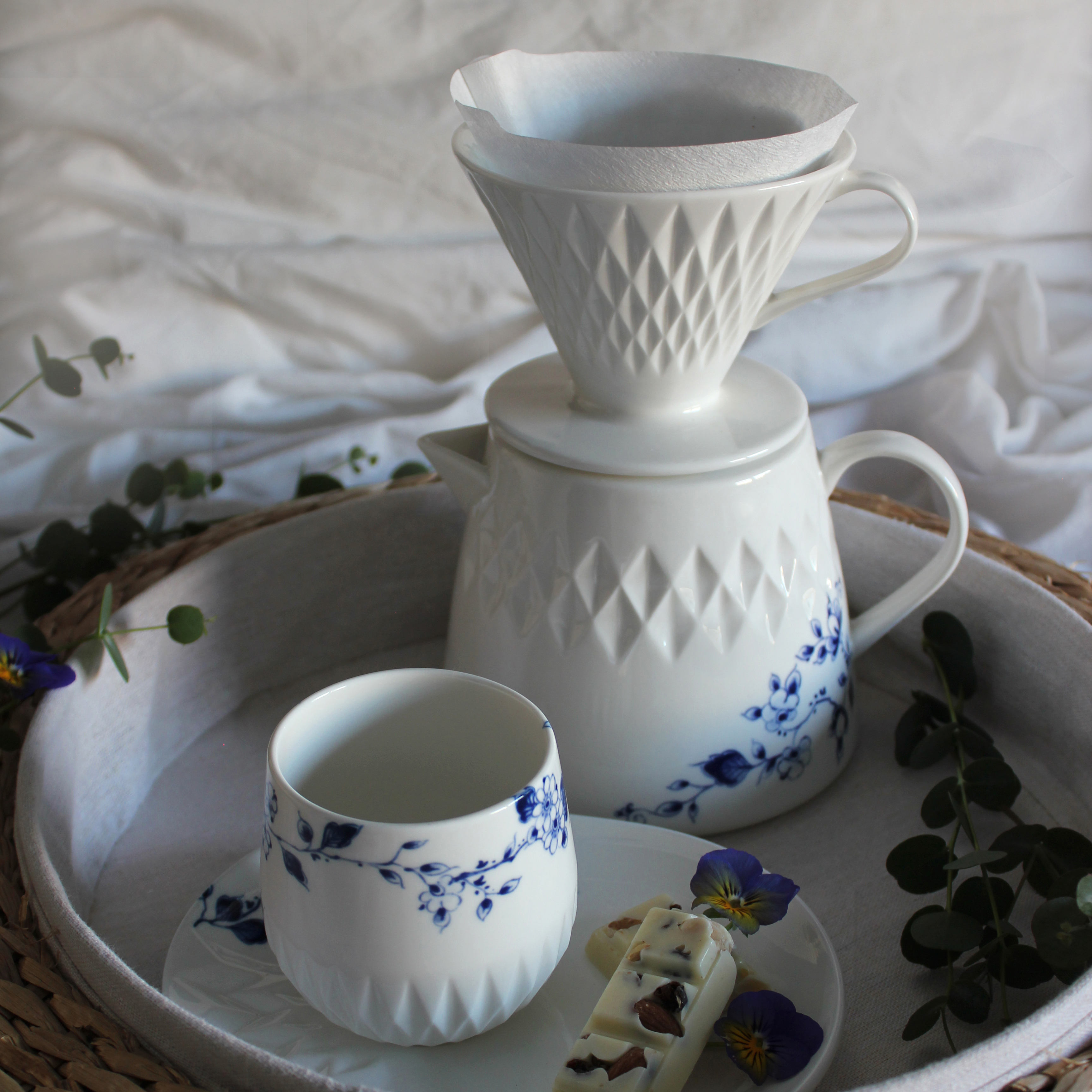 Porseleinen Koffiepot uit de Blauw Vouw collectie voor Heinen 